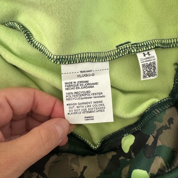 NWT! Youth Under Armour multi green camouflage print sweatshirt hoodie, Size YL - Picture 5 of 5